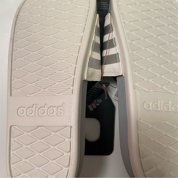Adidas Adilette Comfort Slides Slip On White and Silver Woman’s Size 7 Sandal - Picture 7 of 12